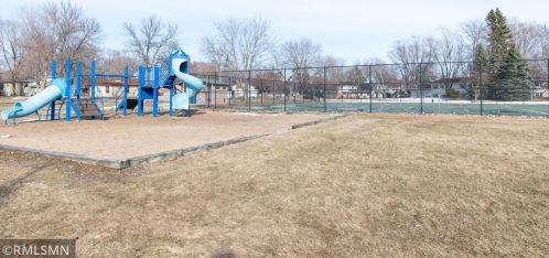 281 150th St, Saint Paul MN 55124-6992 exterior