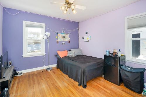 1 10 St, Duluth MN 55806-1227 exterior