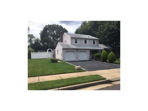 9 Roxy Ave, Edison, NJ 08820-1641