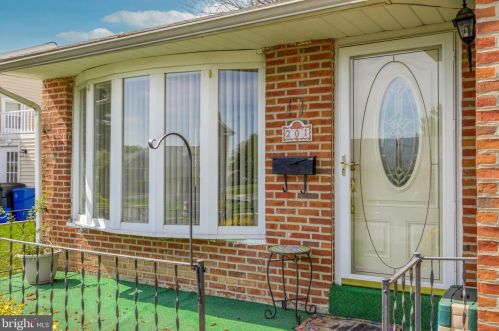 201 Donnelly Ave, Chester, PA 19014-2711