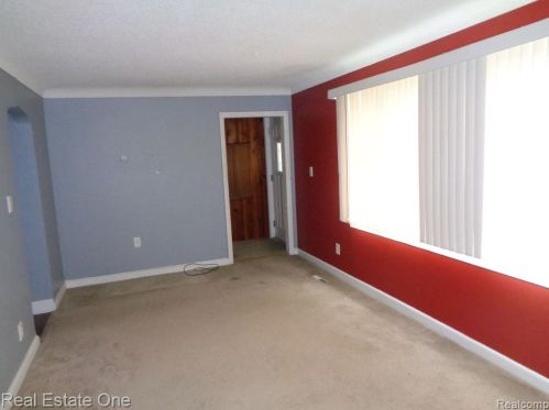 5714 Colonial St, Dearborn Heights MI  48127-3149 exterior