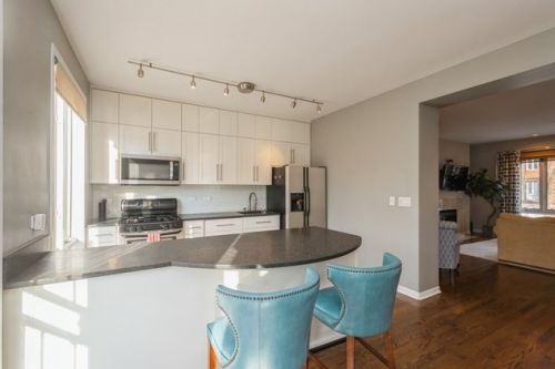 1427 Plymouth Ct, Chicago IL 60605-2862 exterior