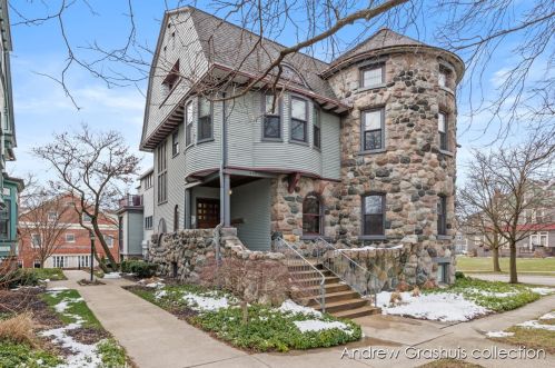 440 Fulton St, Grand Rapids, MI 49504-6400