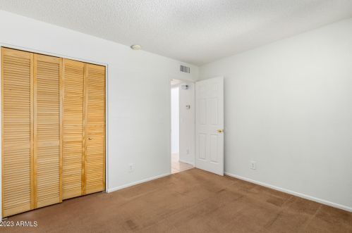 1430 53 Ave, Phoenix AZ 85043-1747 exterior