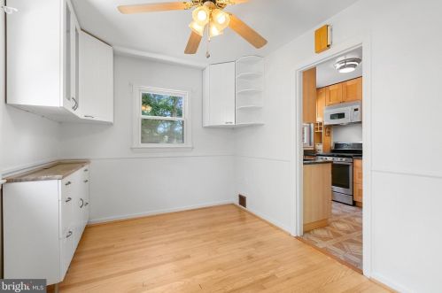 6934 Westhampton Dr, Alexandria VA 22307-1528 exterior