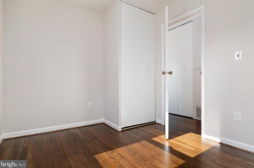 1320 Meadowvale Rd, Glen Burnie MD 21060-7017 exterior