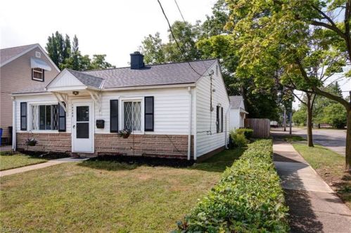 19302 Mohican Ave, Cleveland OH  44119-2867 exterior