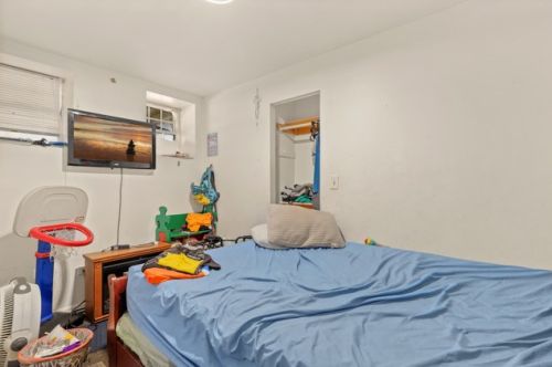 520 Kedzie Ave, Chicago IL 60652-1914 exterior