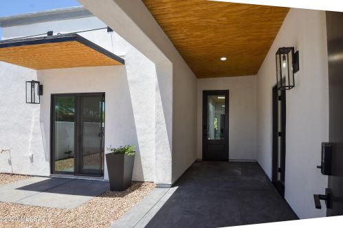 2302 5th St, Tucson AZ  85719-5209 exterior