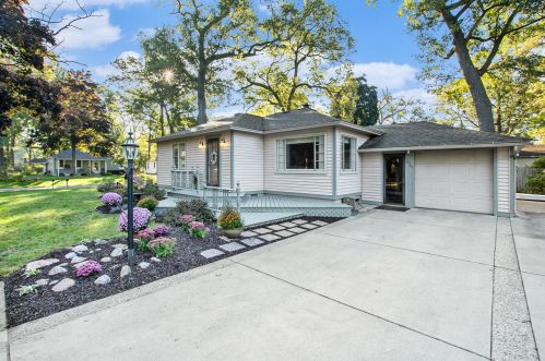 2085 Madalene Ave, Meskegon, MI 49442-3852