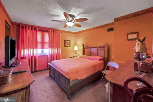 742 Johnston St, Philadelphia PA 19148-4943 exterior