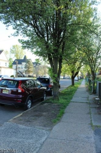 1106 Front St, Plainfield NJ 07063-1131 exterior