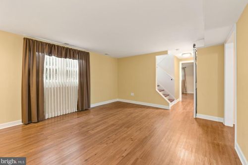 6 Kennedy Dr, Cookstown NJ 08511-1120 exterior