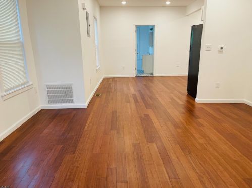 76 Chestnut St, Montclair NJ  07042-3840 exterior