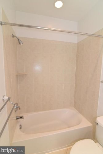 713 Carpenter Rd, Alexandria VA  22314-6227 exterior