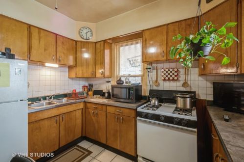 3251 Eastwood Ave, Chicago IL 60625-4412 exterior