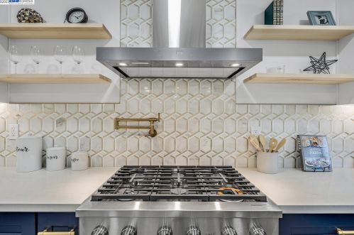 1945 Jameson Ct, Concord CA 94521-1609 exterior