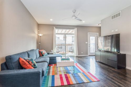 4123 Ridgeway Ave, Chicago IL 60618-2120 exterior