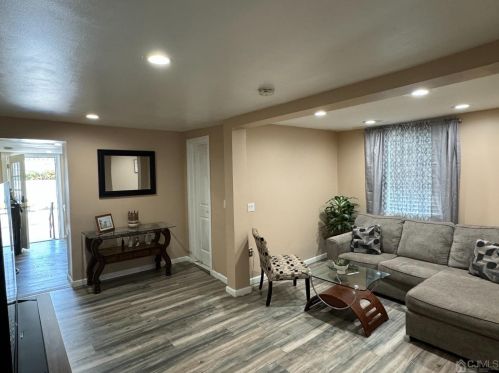 649 Cornell St, Perth Amboy NJ 08861-3121 exterior