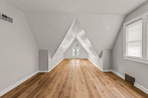 2756 55, Milwaukee WI 53210-1558 exterior