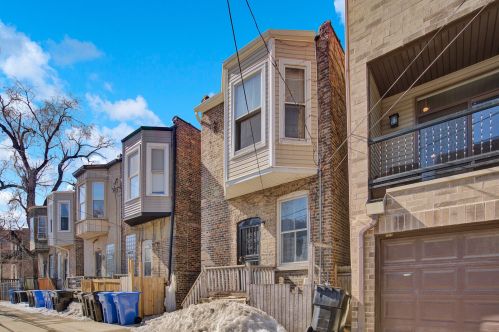 3611 Calumet Ave, Chicago IL 60653-1103 exterior