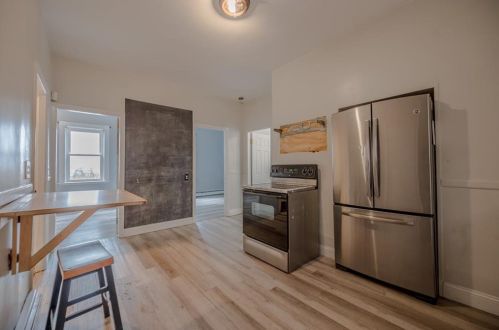 97 Seamans St, Providence RI 02908-1321 exterior