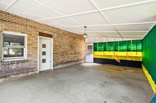 325 Johnston Rd, Pittsburgh PA 15235-1617 exterior