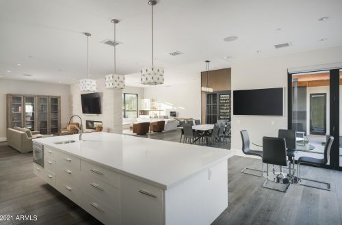 5833 46th Pl, Phoenix AZ  85018-1235 exterior