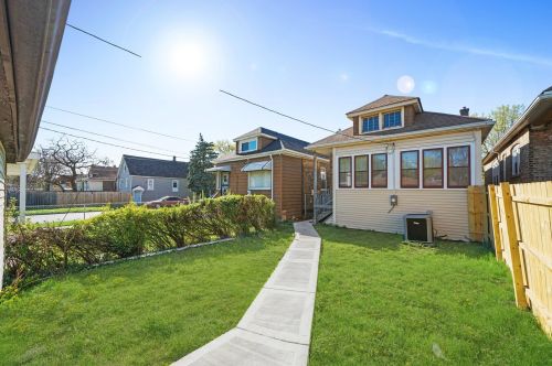 2102 71st St, Chicago IL  60649-2104 exterior