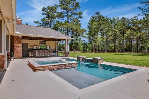 3315 Spg Br Rd, Montgomery TX 77316-2503 exterior