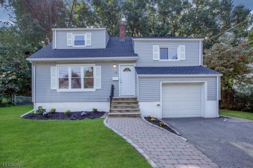 16 Barbara Rd, Dumont, NJ 07628-1402