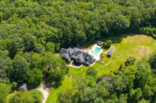 254 Tolend Rd, Dover, NH 03820-5511