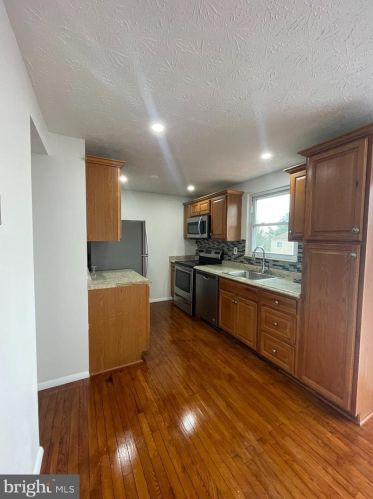 19 Farmcrest Ct, Silver Spring MD  20905-6043 exterior