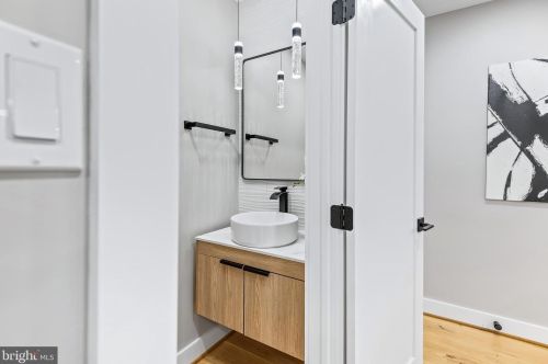 1225 Randolph St, Washington DC 20011-5908 exterior