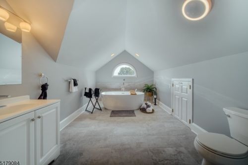 11 Beacon Hl Dr, Chester NJ exterior