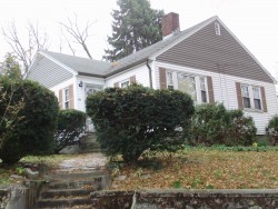 186 Newtonville Ave, Newton, MA 02458-1831