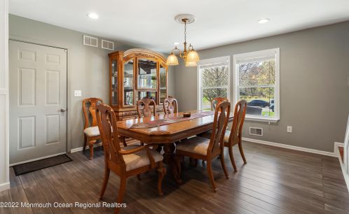 4 Country Rd, Jackson Twp NJ 08527-3300 exterior