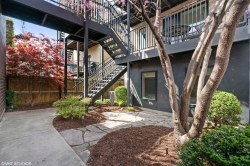 2213 Homer St, Chicago IL 60647-4216 exterior