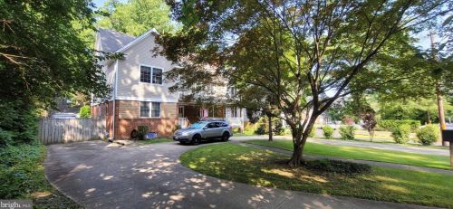 5820 Bradley Blvd, Bethesda, MD 20814-1128