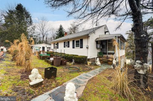 121 Fox St, Primrose, PA 17901-3970