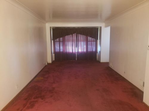 8105 Artesian Ave, Chicago, IL 60652-2838