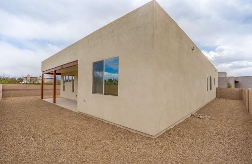 8217 Lee St, Tucson AZ 85715-5239 exterior