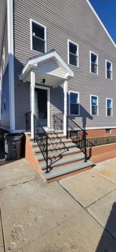 15 Colfax St, Providence RI 02905-3013 exterior
