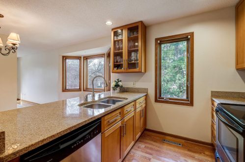 597 Holly Ave, Saint Paul MN 55102-2209 exterior