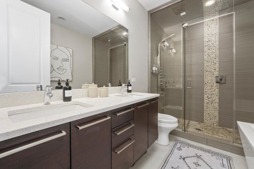 2026 Superior St, Chicago IL 60612-1313 exterior