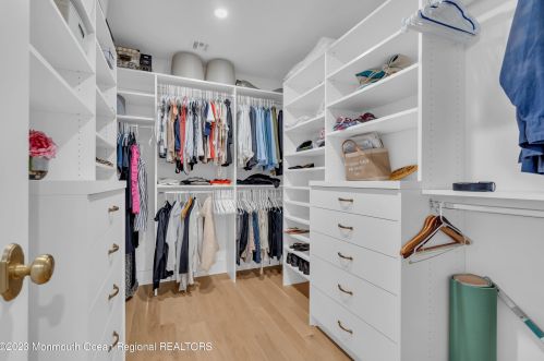 400 Newark Ave, Point Pleasant Beach NJ 08742-4141 exterior