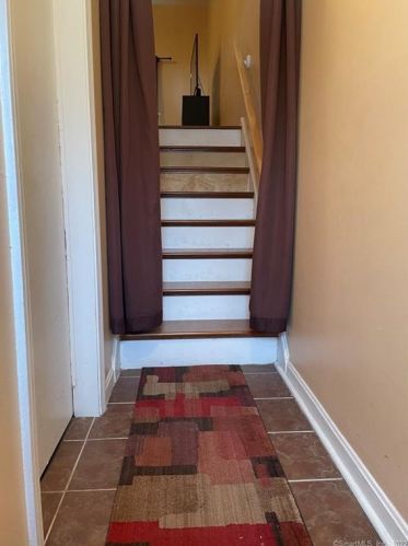 308 Dunfey Ln, Windsor, CT 06095-2361