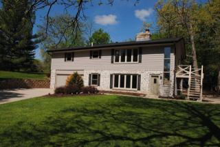 833 Hawks Holw, Delafield, WI 53018-1543