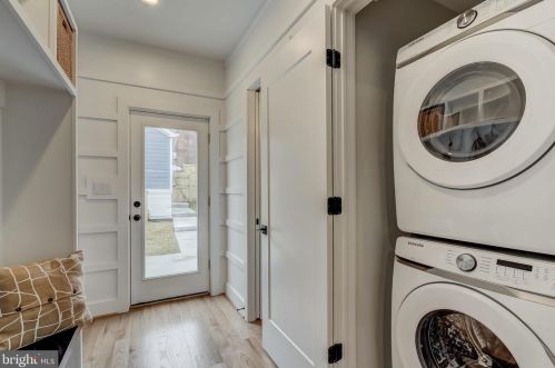 2718 17th St, Washington DC 20003-3123 exterior