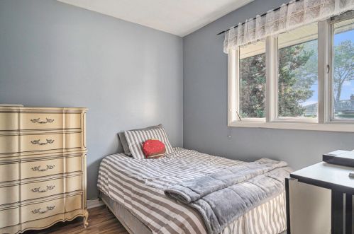 652 Ruddiman Dr, Meskegon MI 49445-2867 exterior